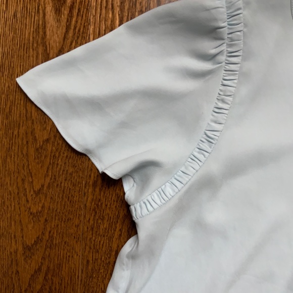 ANN TAYLOR Light Blue Blouse. Size M. - Picture 3 of 12